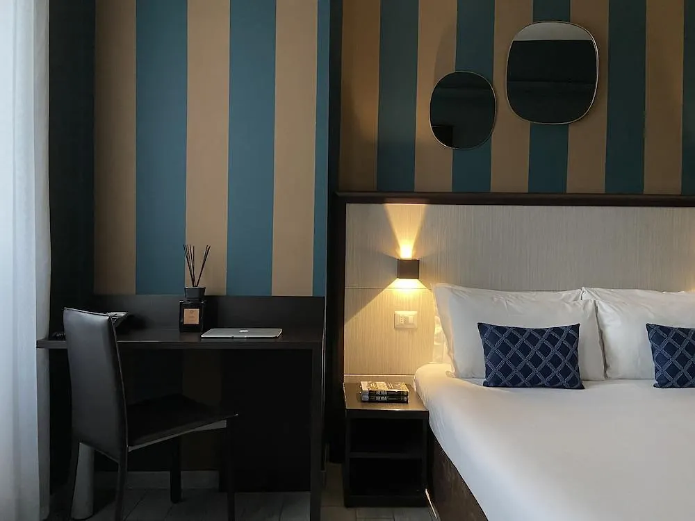 Av Hotel Milano 2*, Milan Italy