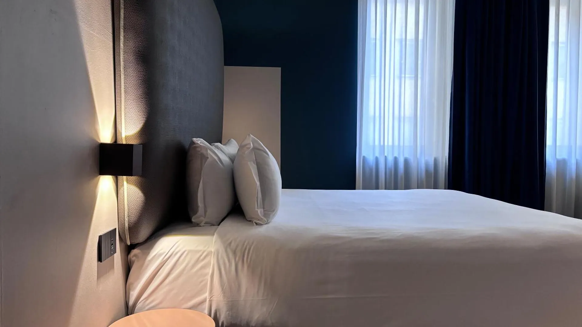 Av Hotel Milano  Μιλάνο