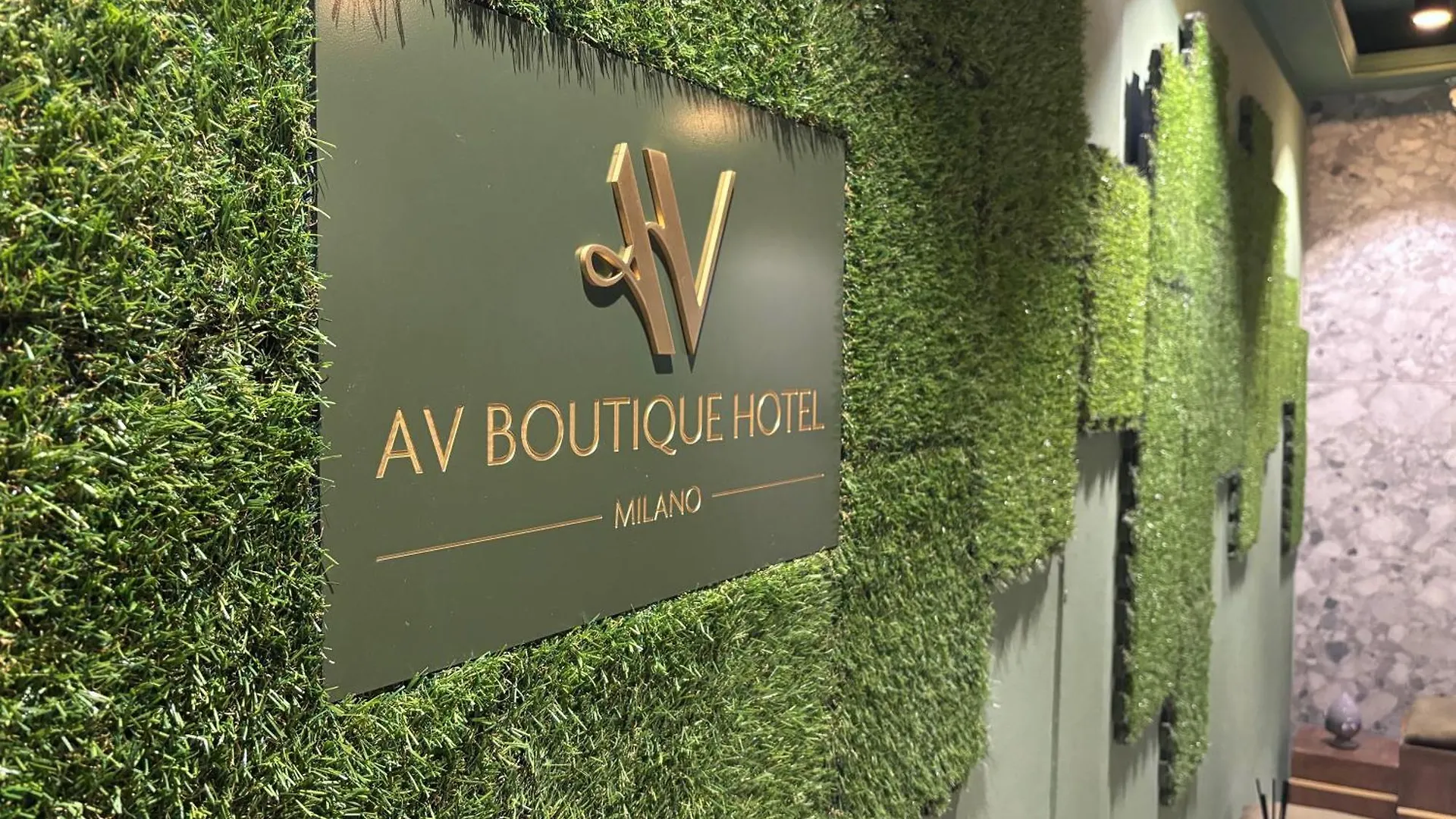 Av Hotel Milano 2*, Milan Italy