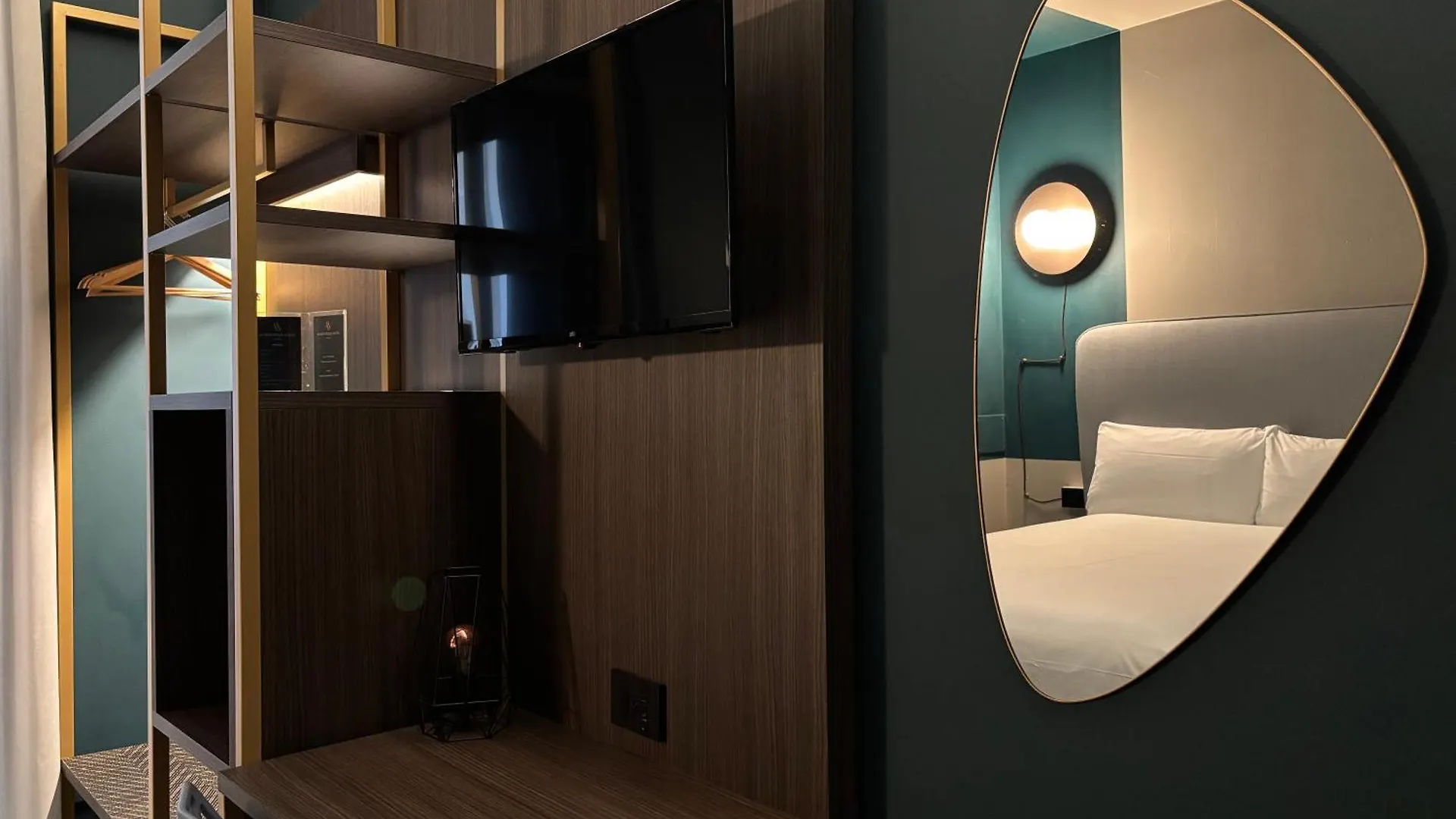 Av Hotel Milano  Milan
