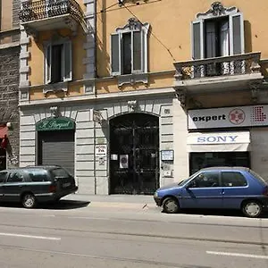 Hotel Eva, Milão