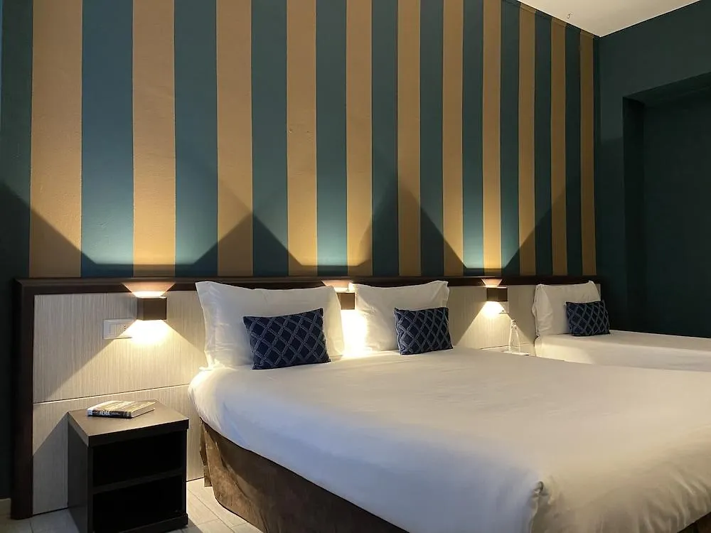 **  Esco Hotel Milano Italia