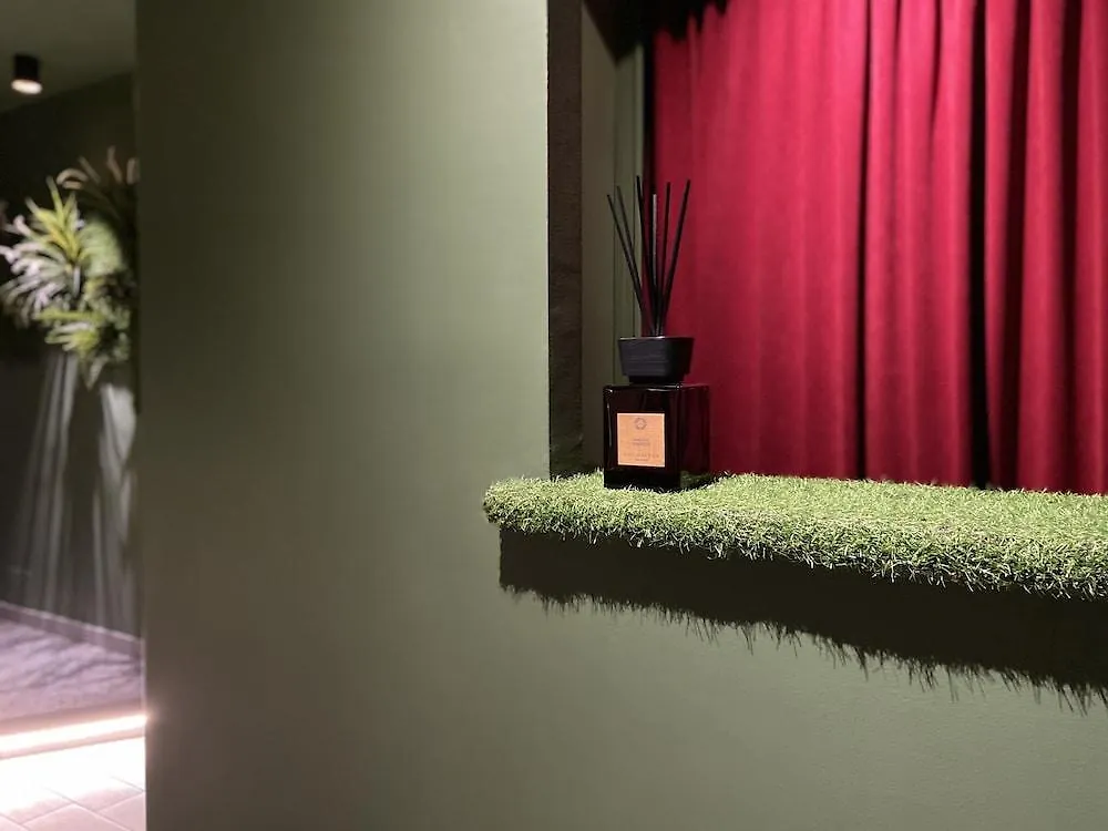 Av Hotel Milano 2*, Милан