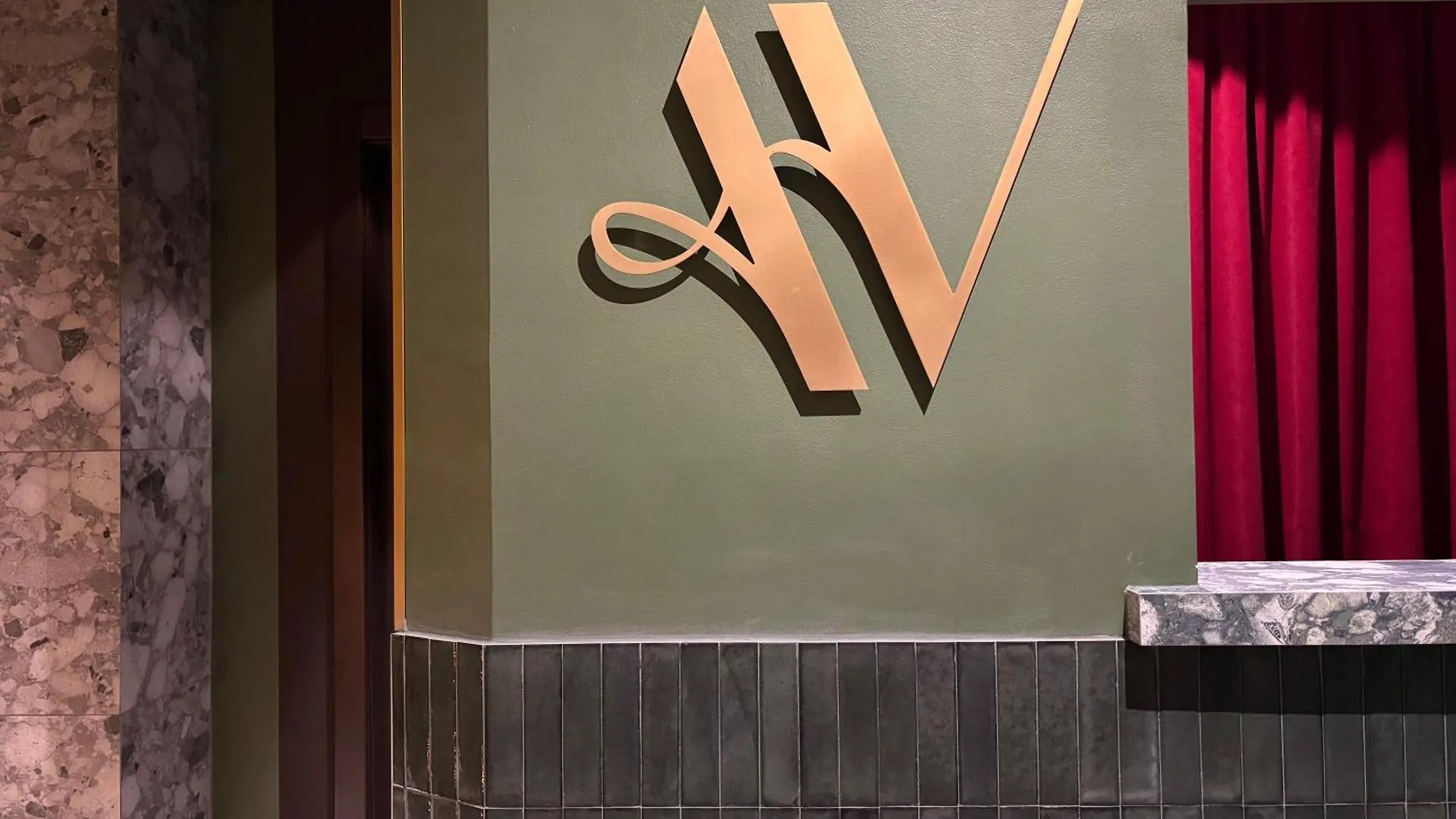 Av Hotel Milano Милан